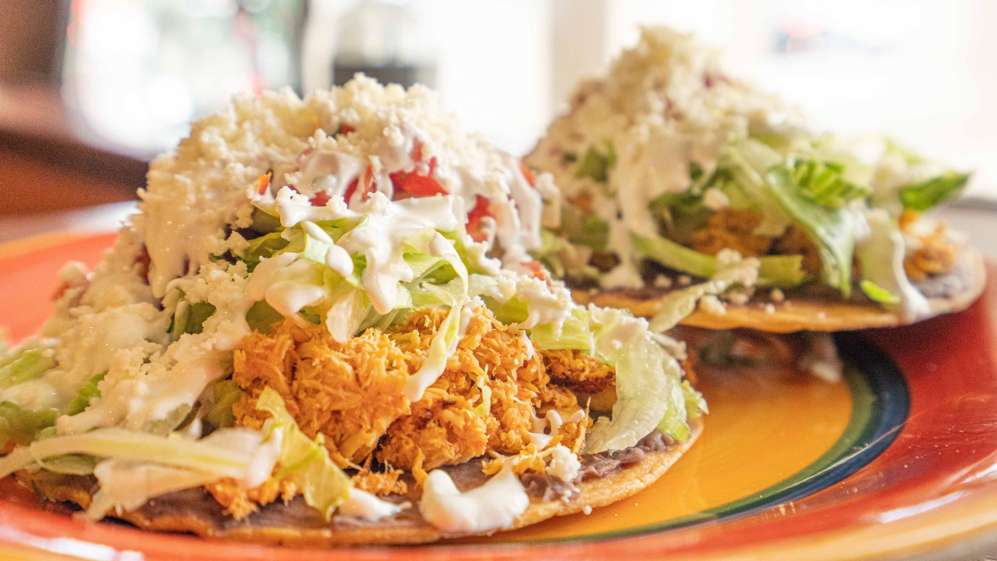 Carnitas tostadas.