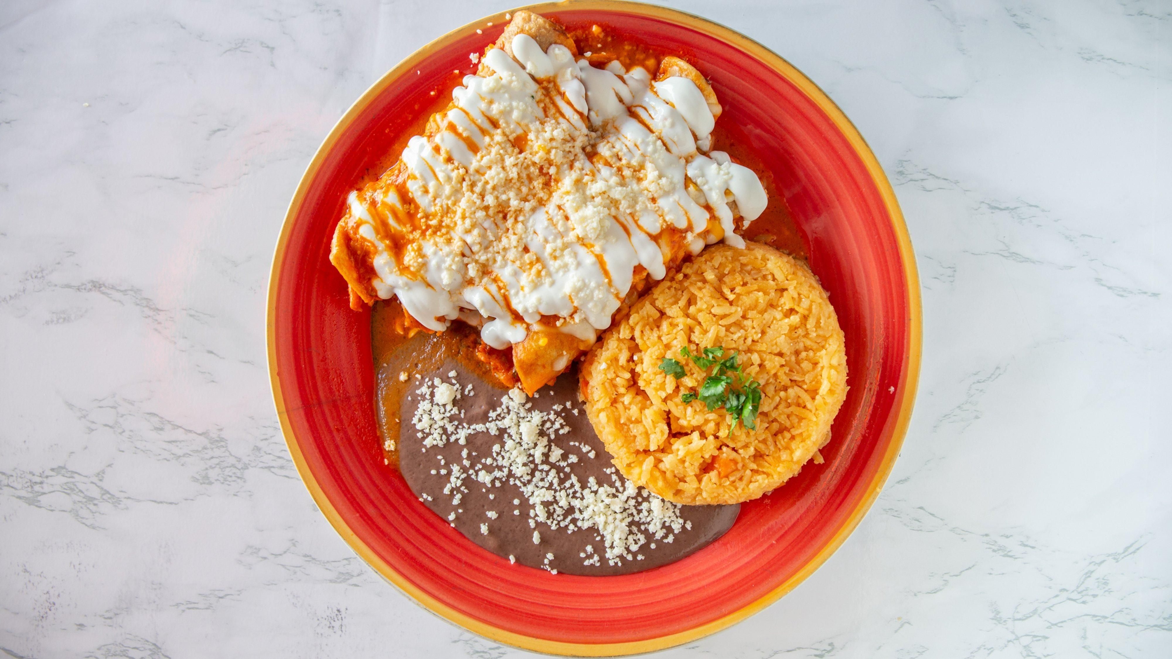 Pollo enchiladas.